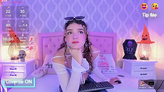 Offline kendallspears_1 on StripChat