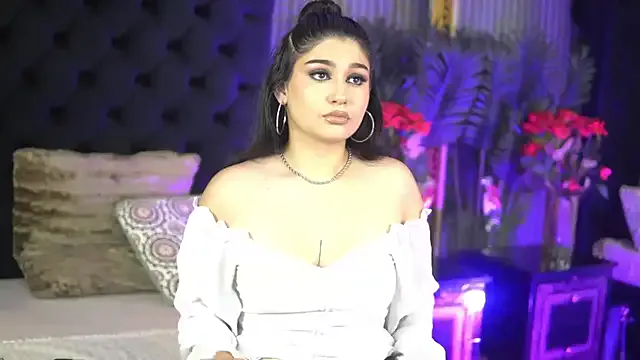 Offline KeylaNoir on StripChat