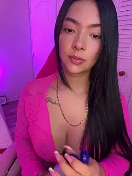 Kiity- — ALL NAKED AND SHAKE ASS 