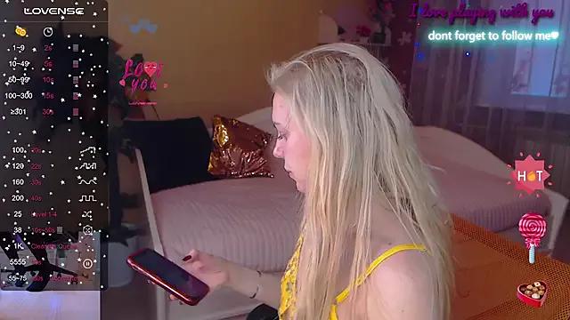 LiSinDoll on StripChat 