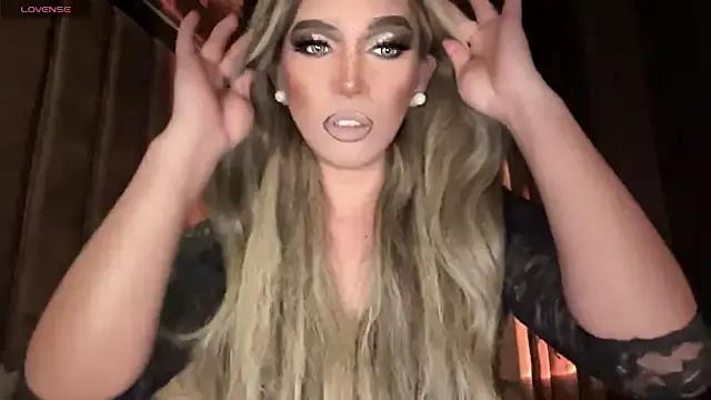 Lo_la_69 on StripChat 