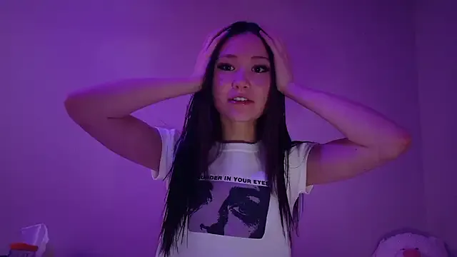 Offline luvvivii on StripChat