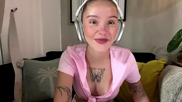 Offline MartinaDeoliveira on StripChat