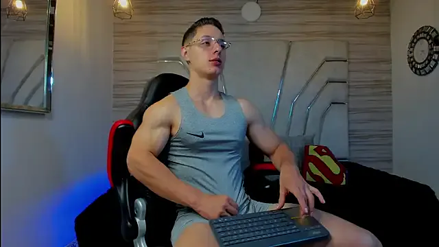 Offline MAXTHOMSON on StripChat