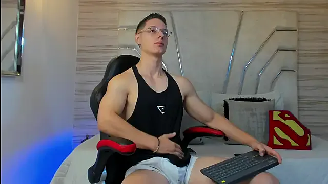 Offline MAXTHOMSON on StripChat