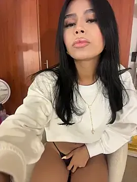 Offline Michell_sr on StripChat