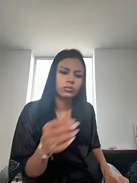 Offline Michell_sr on StripChat