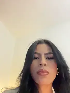 Offline Michell_sr on StripChat