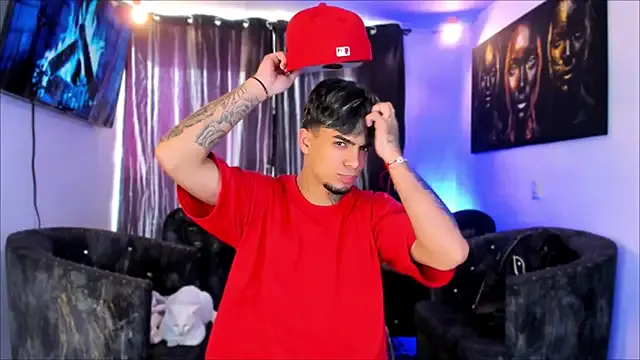 Offline miguel_aguirre_ on StripChat