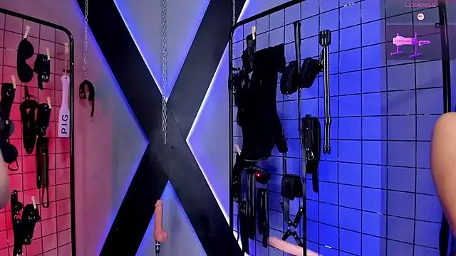 MissAlix_Mia_bdsm on StripChat 
