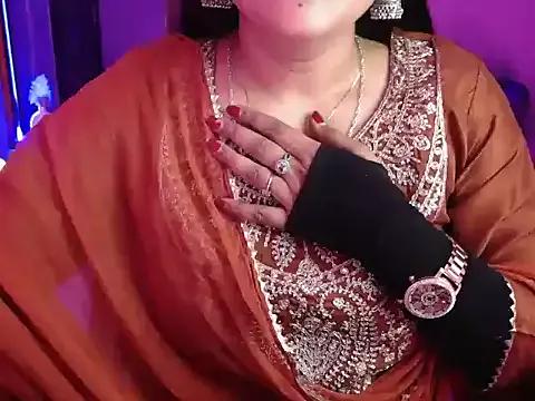 Mitikaa on StripChat 