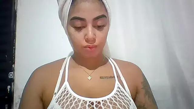 Nandinha777 on StripChat 