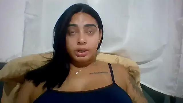 Nandinha777 on StripChat 