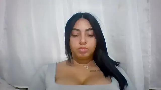 Nandinha777 on StripChat 