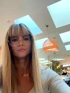 Offline NaughtyNinky on StripChat