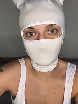 Nikki_Hoee — Flash chatte 