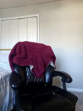 Offline oliviaprettypussy on StripChat