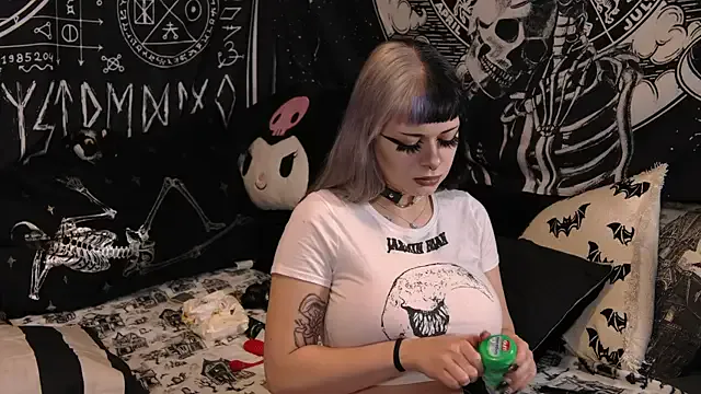 Offline Paige_Turner on StripChat