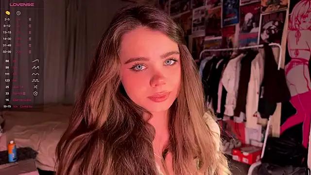 PinkiRay — Show tongue and smile