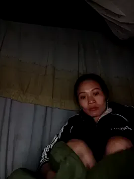 Offline Piu_18 on StripChat