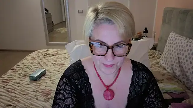 Offline Pumabionda on StripChat