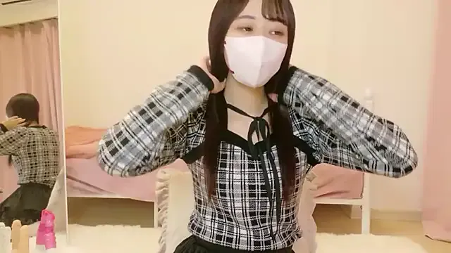 Offline rinochan_v on StripChat