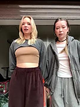 RollDolls — SHOW TITS ALL GIRL