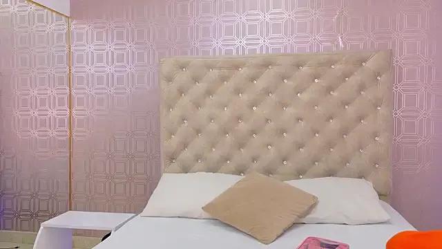 SaaraBrown on StripChat 