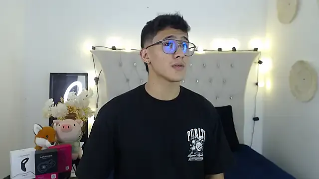 Offline SalvadorFit on StripChat