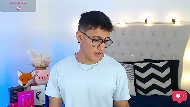 Offline SalvadorFit on StripChat