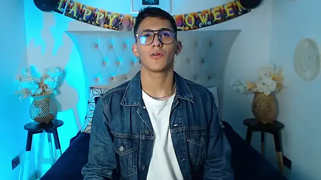 Offline SalvadorFit on StripChat