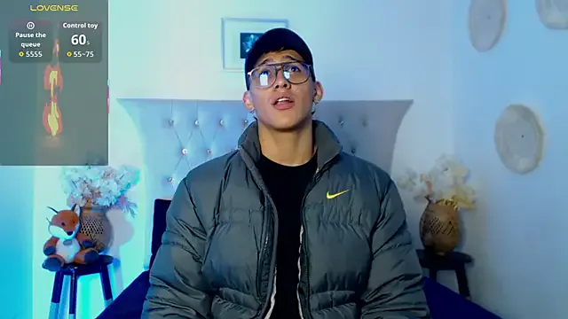 Offline SalvadorFit on StripChat