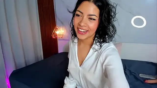 sara_zc on StripChat 