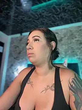 Scarlett-LS — show saliva in boobs