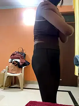 Offline sexyayeshadesi on StripChat