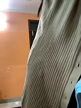 Offline sexyayeshadesi on StripChat