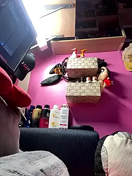 Offline sexymelli18 on StripChat