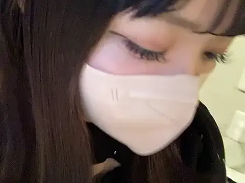 Offline shina_mo_n_ch on StripChat