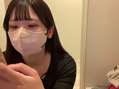 Offline shina_mo_n_ch on StripChat