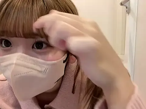 Offline shina_mo_n_ch on StripChat