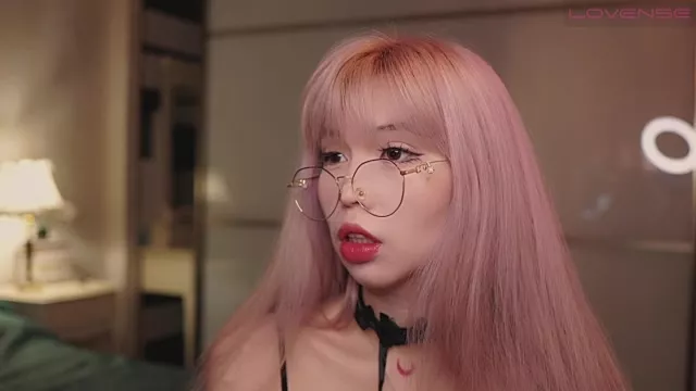 Offline sigmasian on StripChat