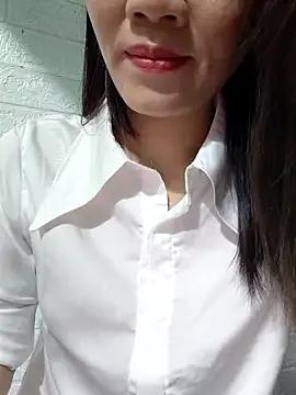 Singlemom69x — look at the hairy pussy