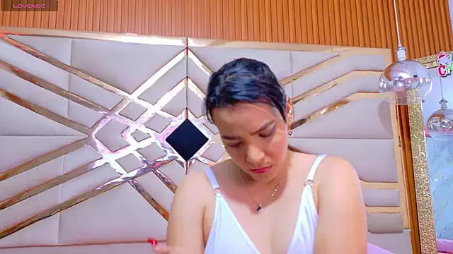 Offline Sluttyandmature on StripChat