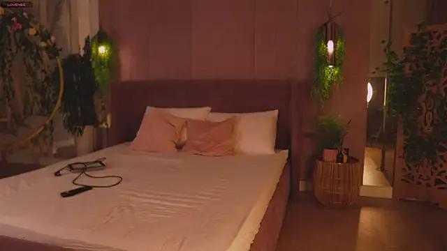 Smiley_Mia — paties tease