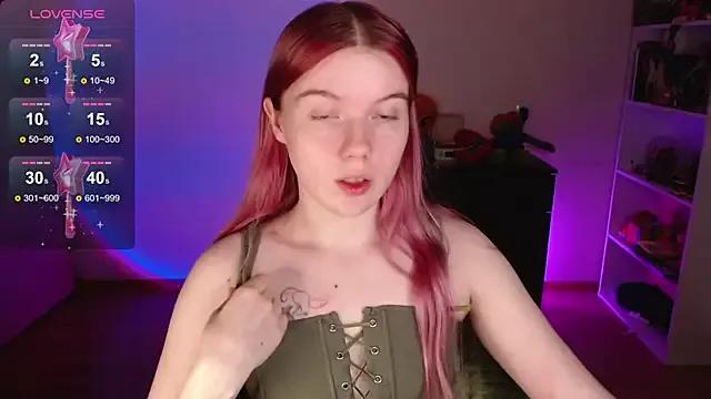 Strawberry_juli — naked show
