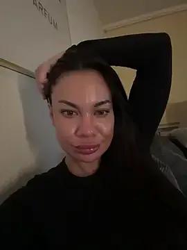 SweetMeiiii on StripChat 