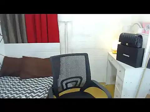 XxWildTsClaraHugeCockxX — FOR MY BOOBS AND HOT CUMSHOW