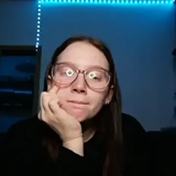 Offline YoungLisaa18 on StripChat