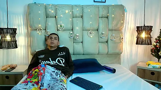 Offline Zoelucas on StripChat